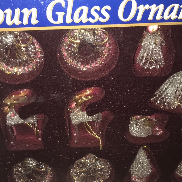 Spun glass ornaments - Picture 4 of 6